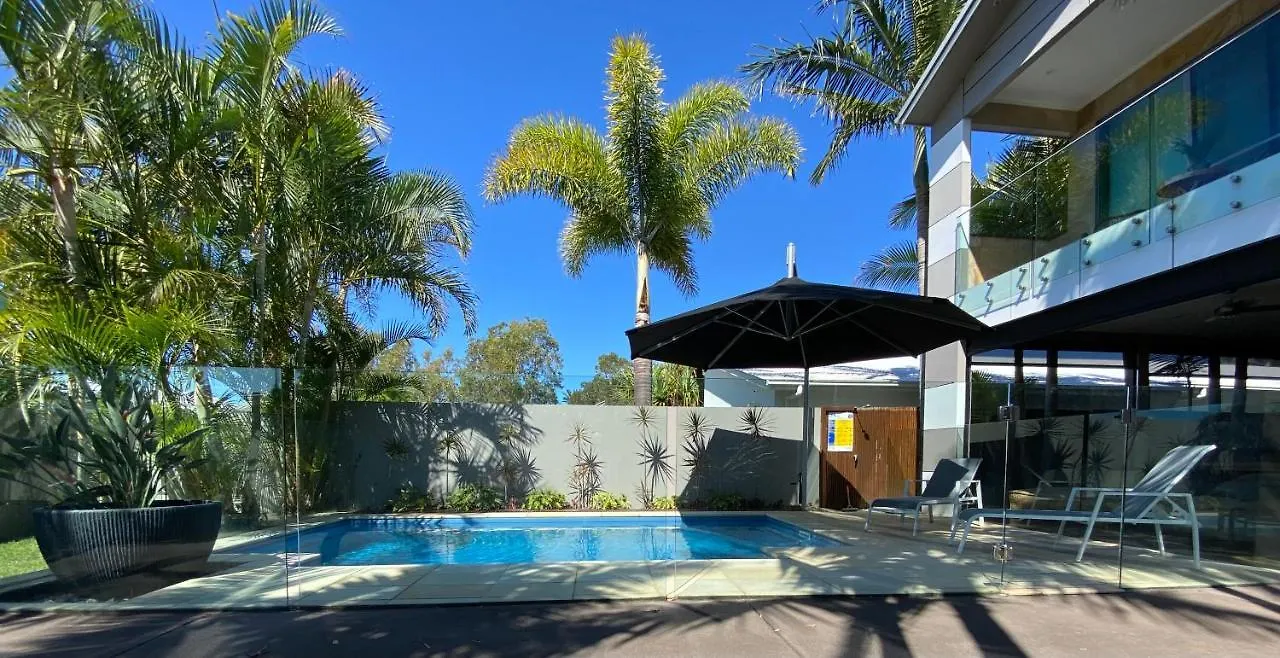 The Palm - Beachside Home With Heated Pool, Cinema & Games Room Mudjimba