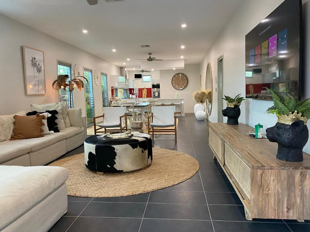 The Palm - Beachside Home With Heated Pool, Cinema & Games Room Mudjimba Australia