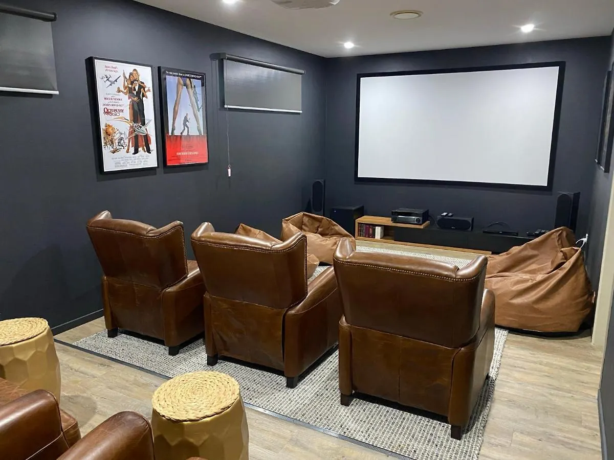 The Palm - Beachside Home With Heated Pool, Cinema & Games Room Mudjimba 0*,  Australia