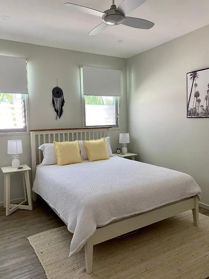 The Palm - Beachside Home With Heated Pool, Cinema & Games Room Mudjimba