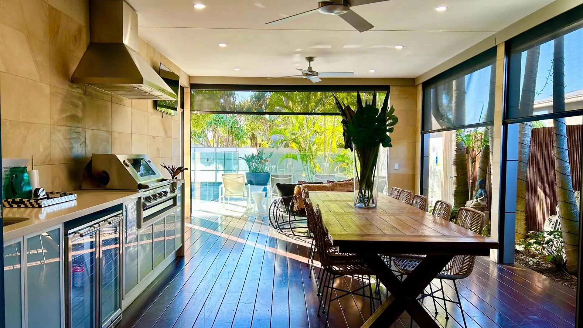 The Palm - Beachside Home With Heated Pool, Cinema & Games Room Mudjimba 0*,  Australia